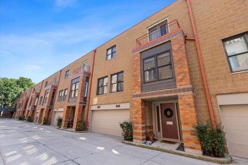 3-950 W Berwyn Ave, Chicago, IL, 60640-7533 | Card Image