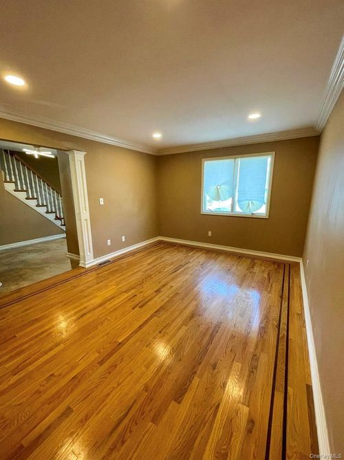 267 Seidman Pl, Franklin Square, NY, 11010-3029 | Card Image