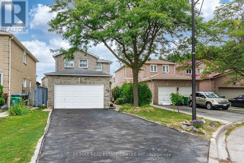 20 Dupont Crt, Brampton, ON, L6Y3R5 | Card Image