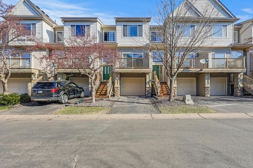 13832 52nd Avenue N, Plymouth, MN, 55446 | Card Image