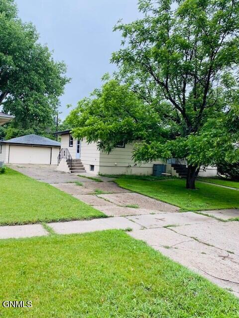 3rd Ave, Mandan, ND 58554