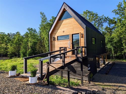 207 Lookout Pines Trl, Broken Bow, OK, 74728-7492 | Card Image