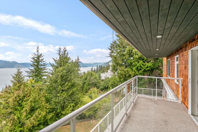 260 Kelvin Grove Way, House other with 5 bedrooms, 3 bathrooms and 4 parking in Lions Bay BC | Image 17