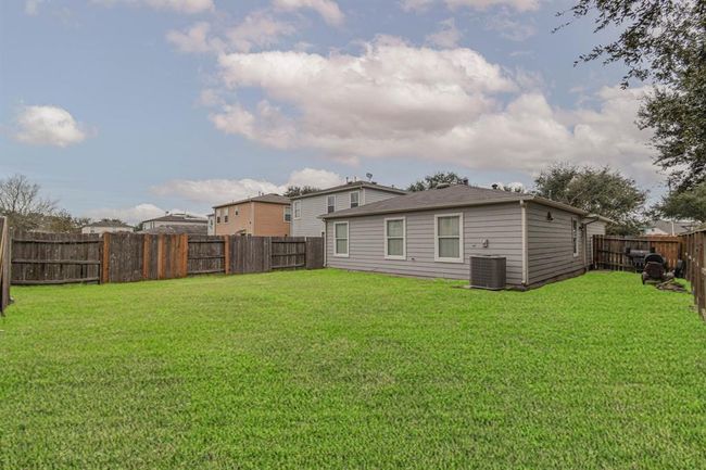 Large backyard great for entertaining or getting morning fresh air over a cup of coffee | Image 20