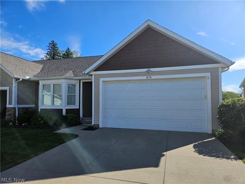 979 Bristol Dr, Akron, OH, 44312-6020 | Card Image