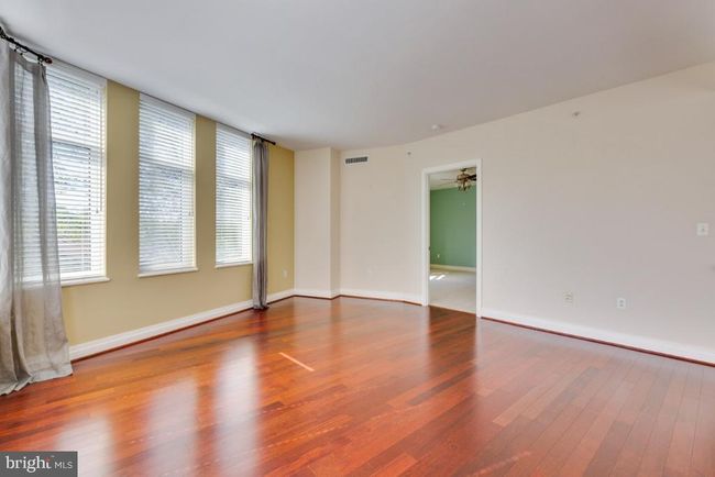 APT-217 - 8220 Crestwood Heights Dr, Condo with 2 bedrooms, 2 bathrooms and null parking in MCLEAN VA | Image 8