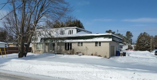 61 Third St, Sturgeon Falls, ON, P2B3A9 | Card Image