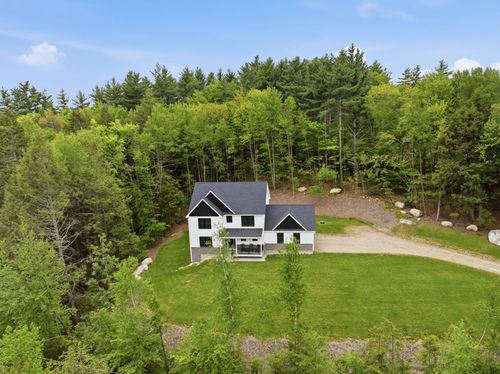 8 Arrowwood Road, New Boston, NH, 03070 | Card Image