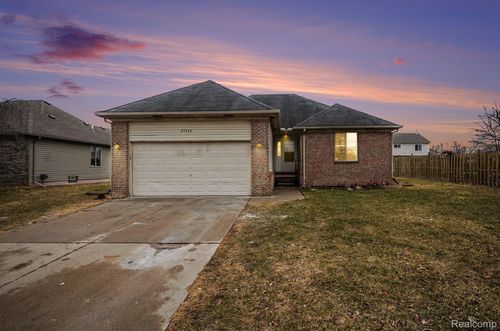 21864 Laurel St, Clinton Township, MI, 48035-5302 | Card Image