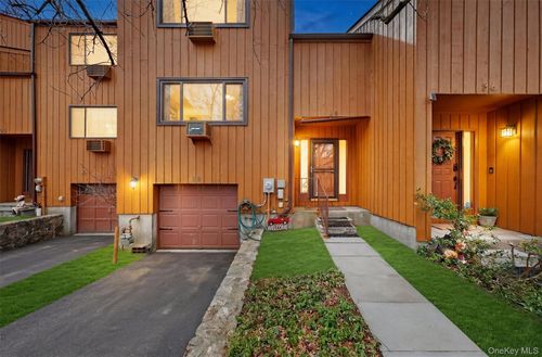38 Amber Dr, Croton On Hudson, NY, 10520-1525 | Card Image