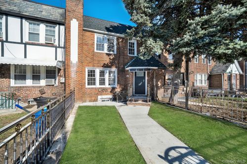 114-23 200th Street, New York, NY, 11412 | Card Image