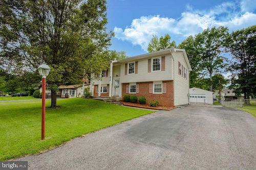 810 Kenyon Ave, WALDORF, MD, 20602-2812 | Card Image