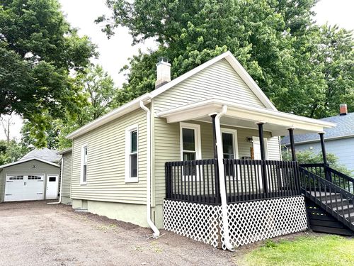 809 Douglas St, Bloomington, IL, 61701-3211 | Card Image