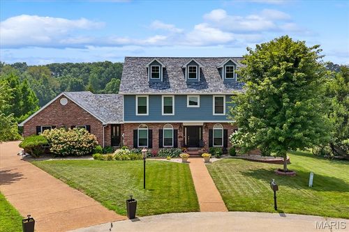 18 Woodland Hills Ct, Alton, IL, 62002-8870 | Card Image