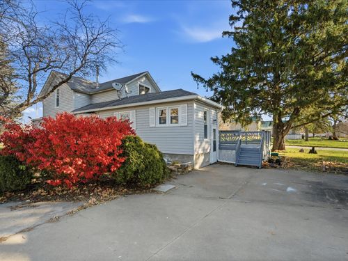 120 Green St, Center Point, IA, 52213-9701 | Card Image