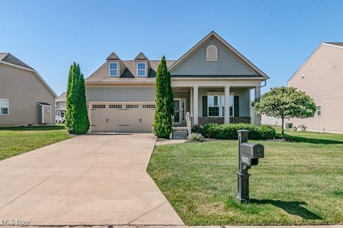 8744 Blue Heron Way, Mentor, OH, 44060-1581 | Card Image