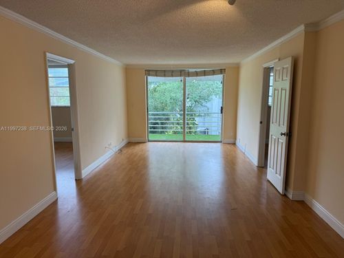apt-309-447 Ne 195th St, Miami, FL, 33179-3319 | Card Image