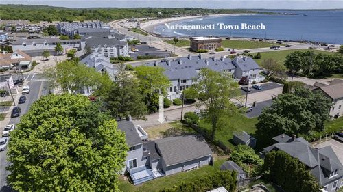 16 Courtway St, Narragansett, RI, 02882-3611 | Card Image
