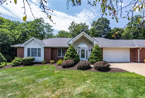 952 Rosemarie Cir, Wadsworth, OH, 44281-8229 | Card Image