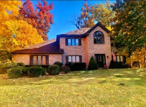 5N461 Hidden Springs Dr, St. Charles, IL, 60175-8245 | Card Image