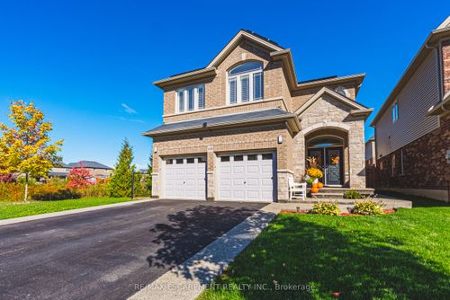 68 Kinsman Dr, Binbrook, ON, L0R1C0 | Card Image