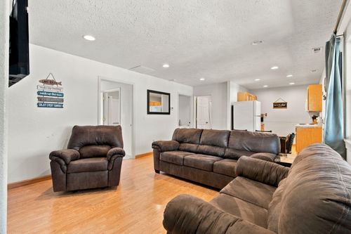 425 Eagle Dr, Reeds Spring, MO, 65737 | Card Image