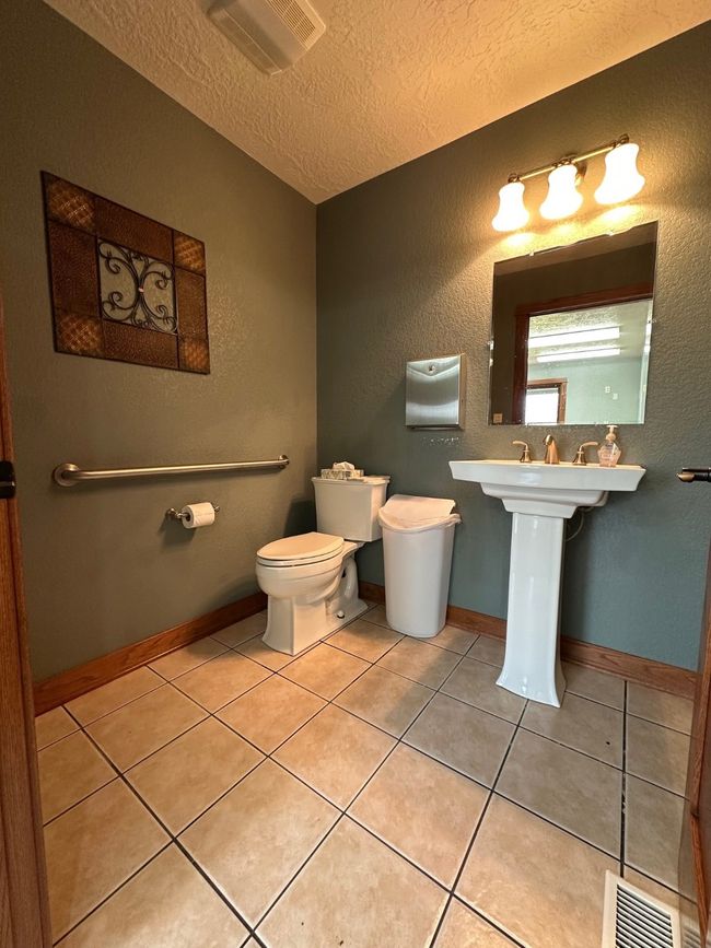 820 W Summit St, Home with 0 bedrooms, 0 bathrooms and null parking in Winterset IA | Image 17