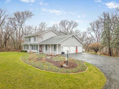 6800 W Thornapple Dr, Janesville, WI, 53548-9327 | Card Image