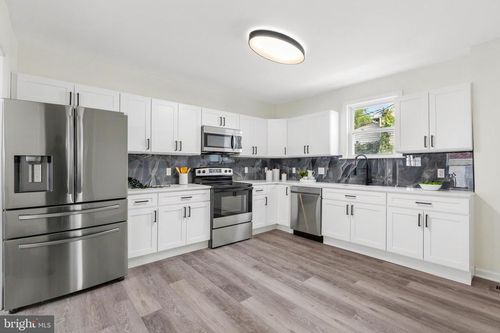 2808 Illinois Ave, BALTIMORE, MD, 21227-3721 | Card Image