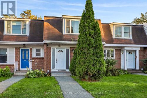 924 Dynes Road, Ottawa, ON, K2C0G8 | Card Image
