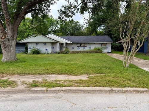 5822 Lyndhurst Dr, Houston, TX, 77033-2112 | Card Image