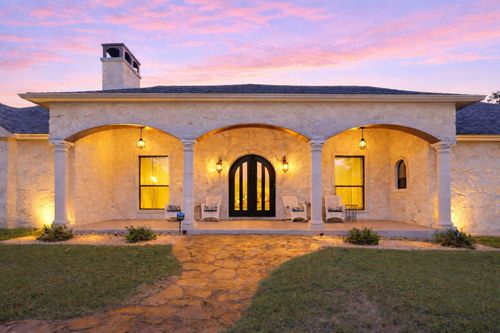 125 Carriage Ct, Bastrop, TX, 78602-3568 | Card Image