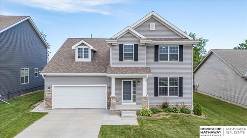 8230 Kilpatrick Pkwy, Bennington, NE, 68007-3286 | Card Image