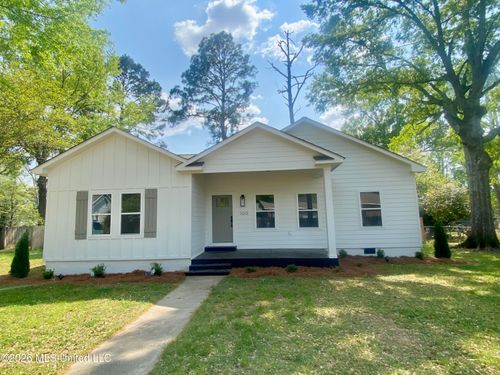 100 Lamar St, Crystal Springs, MS, 39059-2309 | Card Image