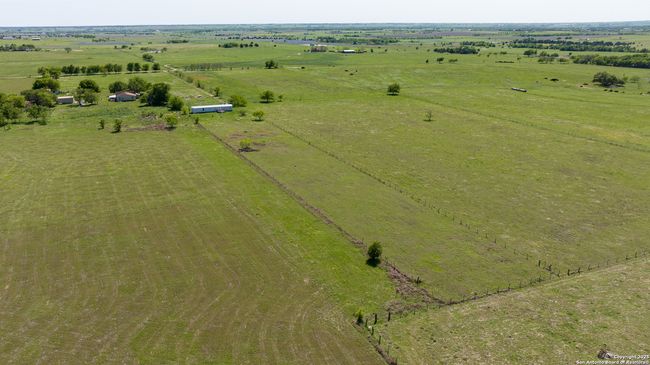 312 County Road 1295 B, House other with 3 bedrooms, 2 bathrooms and null parking in Moulton TX | Image 4