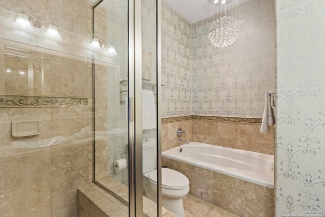 APT-109 - 215 Center, Condo with 2 bedrooms, 3 bathrooms and null parking in San Antonio TX | Image 24