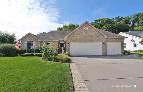 2115 Hazelwood Dr, McHenry, IL, 60051-2625 | Card Image