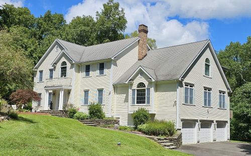 16 Gate Post Ln, Woodbury, CT, 06798-2136 | Card Image