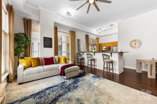 204-1315 E Boulevard Boulevard, Charlotte, NC, 28203 | Card Image