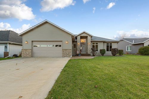 1447 Nottingham Dr, Owatonna, MN, 55060-4619 | Card Image