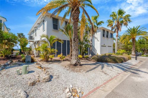 511 Seaview Dr, Tarpon Springs, FL, 34689-2267 | Card Image