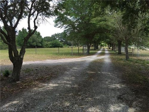 435 Trader Rd, FORT DENAUD, FL, 33935-6374 | Card Image