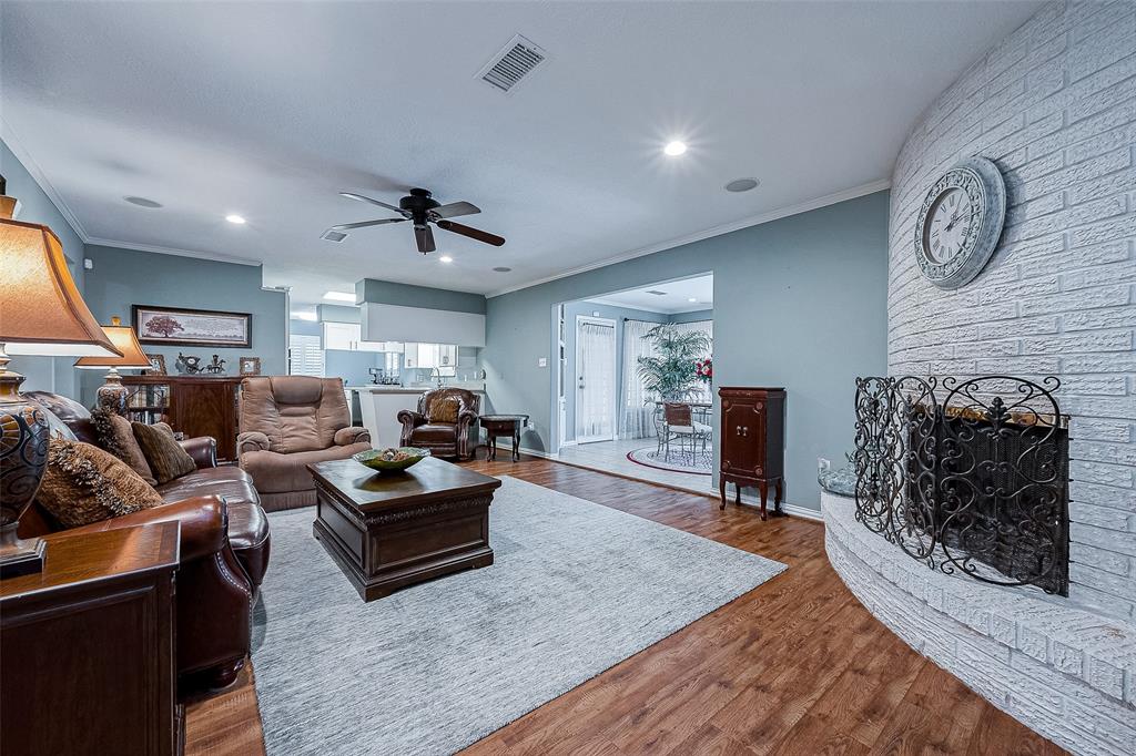 Wildwood Ln, Conroe, TX 77301