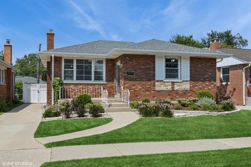 10336 Kipling St, Westchester, IL, 60154-3520 | Card Image