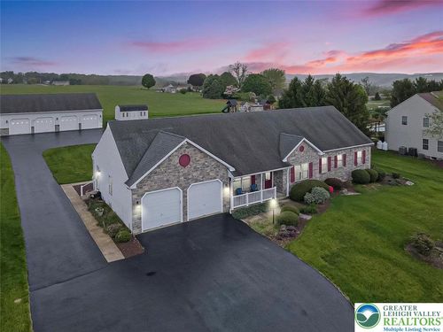 2934 Grundsau Ct, Fogelsville, PA, 18051-2100 | Card Image