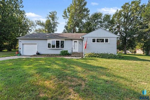1021 4th St Street, Garretson, SD, 57030 | Card Image