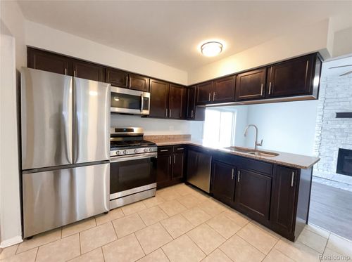 42195 Fairview Dr, Canton, MI, 48187-3741 | Card Image