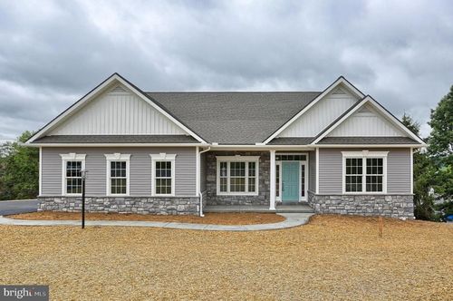 111 Starlight Ln, LEBANON, PA, 17046-1557 | Card Image