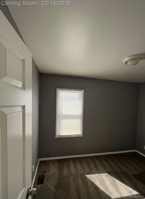 14242 Houston Whittier St, Detroit, MI, 48205-4052 | Card Image