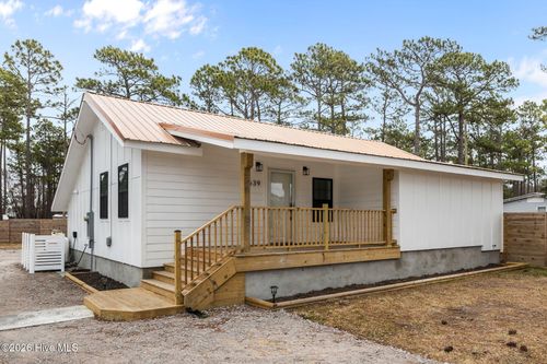 639 E Chatham St, Newport, NC, 28570-7970 | Card Image